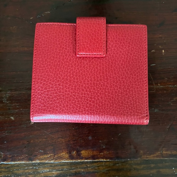 Gucci GG Compact Wallet in Red Grain Leather 456122 496334 MINT Condition - Picture 3 of 11
